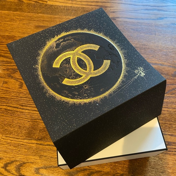 Authentic CHANEL BOX - Picture 9 of 9